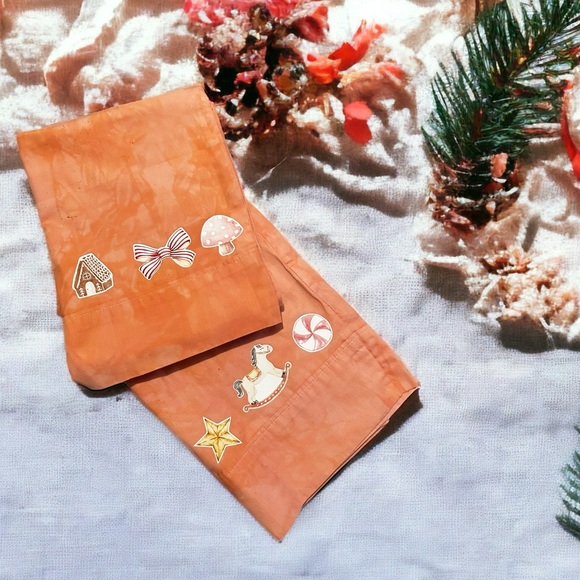 NWT Holiday Pillow Cases Whimsical - Picture 12 of 13